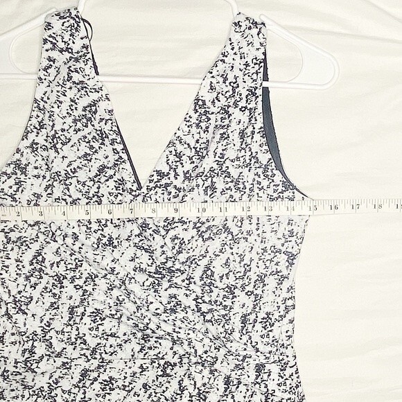 NWT H&M Black & White Speckled Faux Wrap Top Size Small - Picture 6 of 7